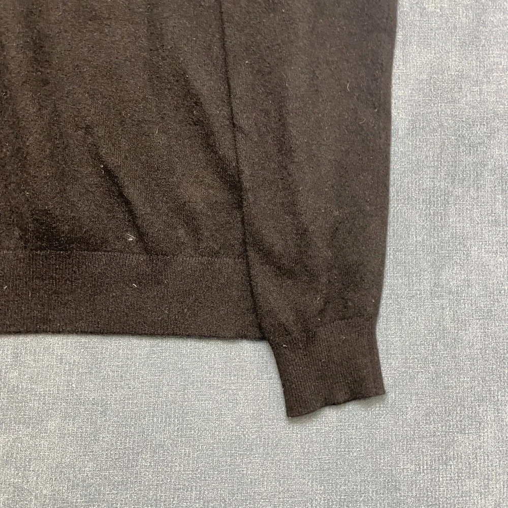 Uniqlo Sweater Mens Medium Black Cashmere Crew Neck Tight Knit Winter Pullover